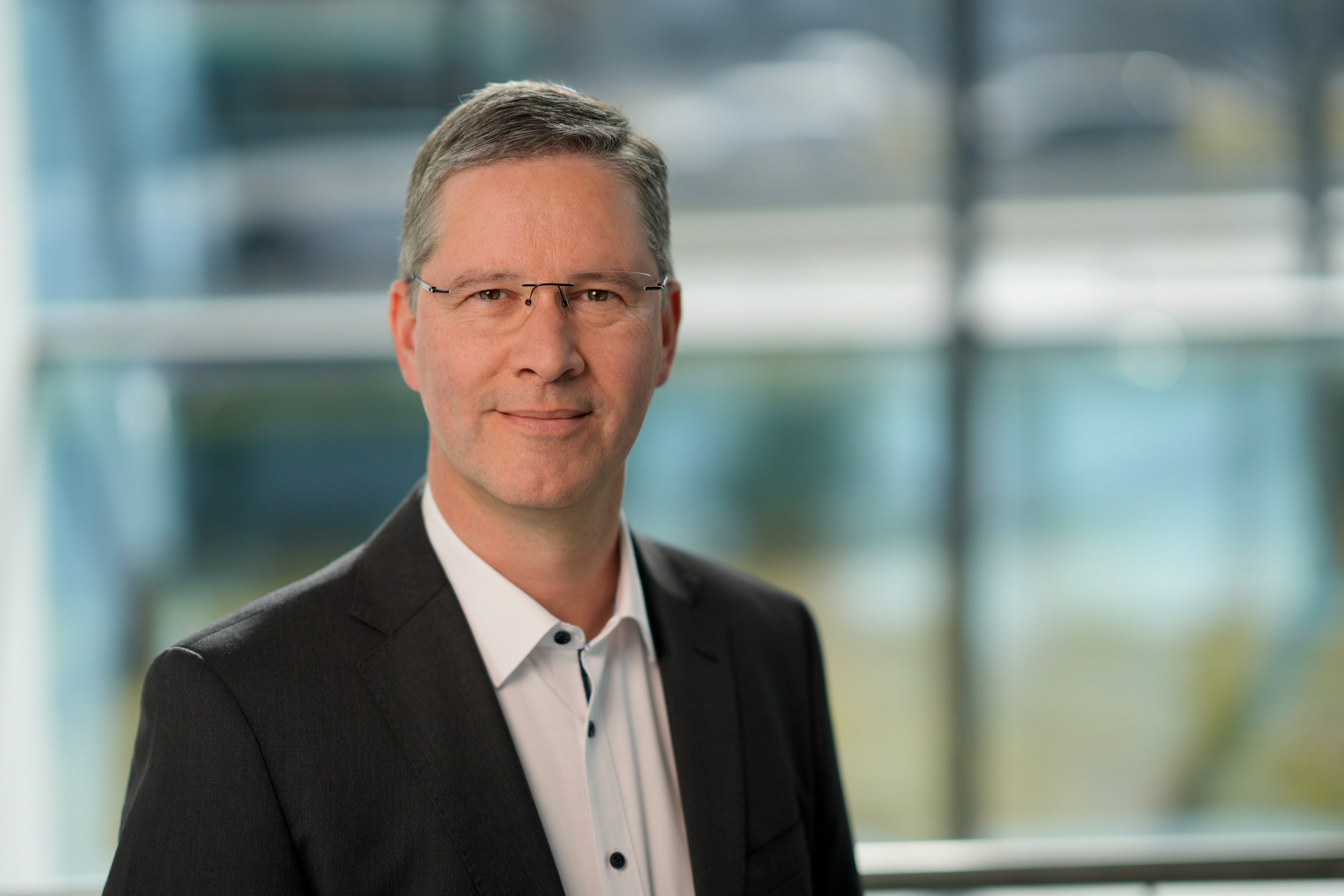 Portrait of Thomas Rohe | COO of SUSS MicroTec SE