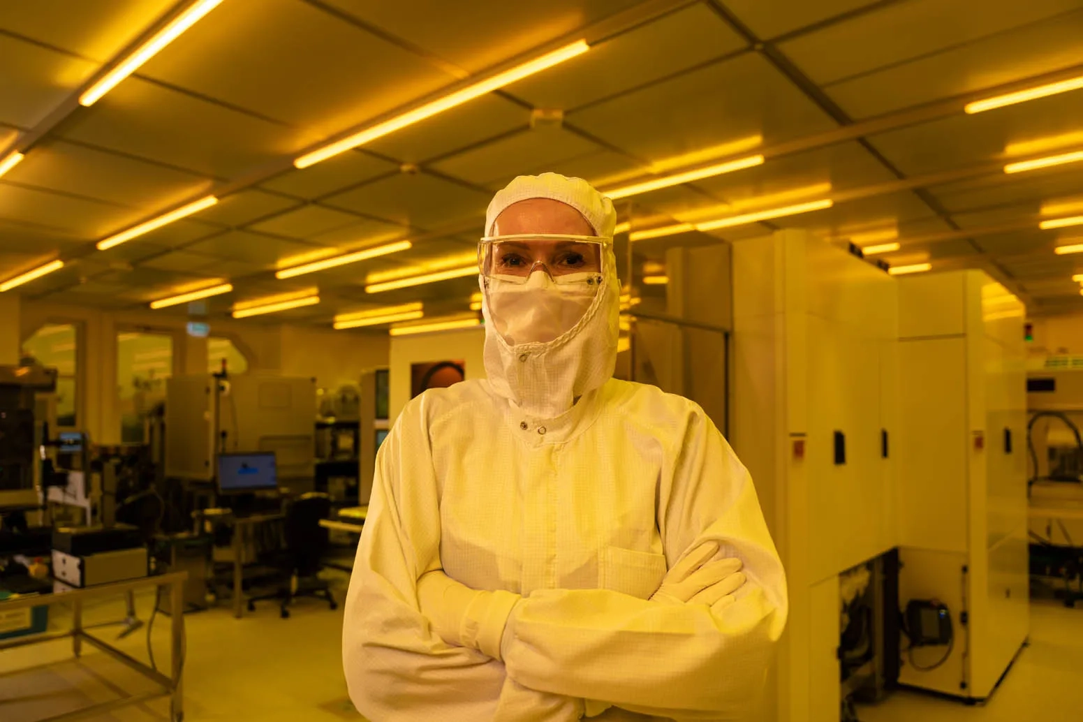 semiconductor-cleanroom-person.webp