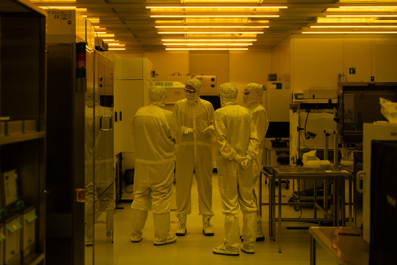 Cleanroom Circle Training  SUSS.webp