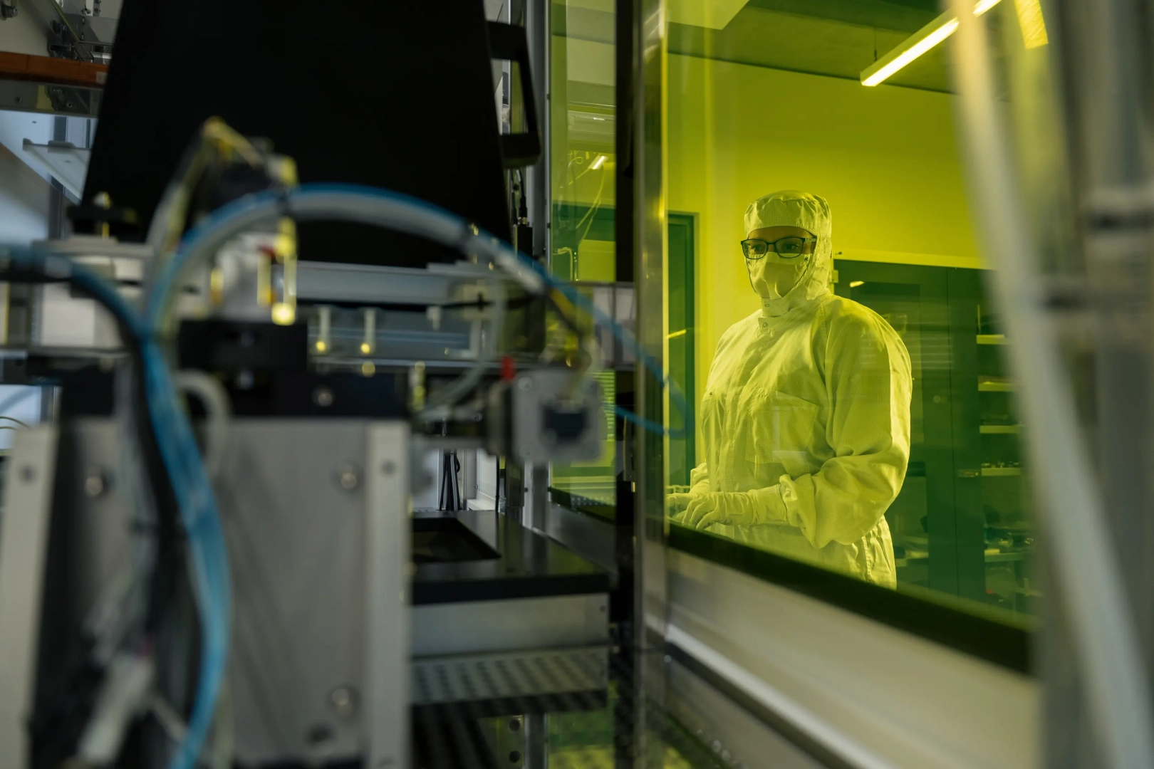 Semiconductor Worker Analyzing Machine