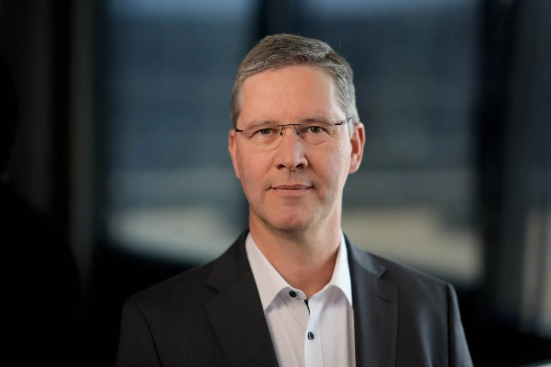 Thomas Rohe Management COO SUSS.webp